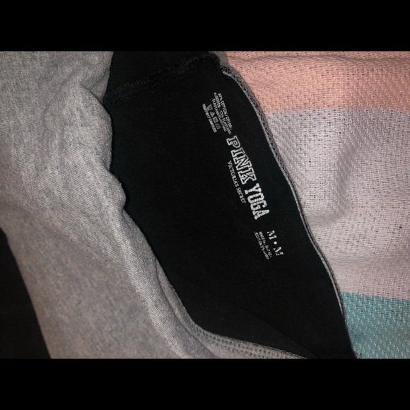 🚫TRADED🚫 Cropped PINK Bling Leggings - Picture 2 of 3